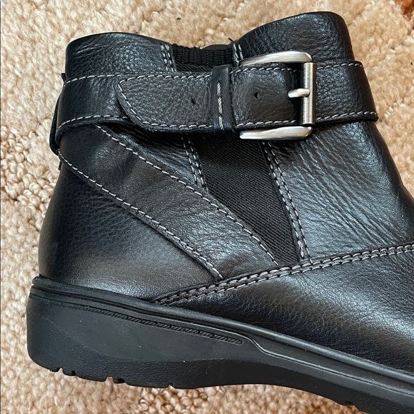 Clarks Collection Ultimate Comfort Women’s Black Side-Zip Booties - Picture 7 of 14